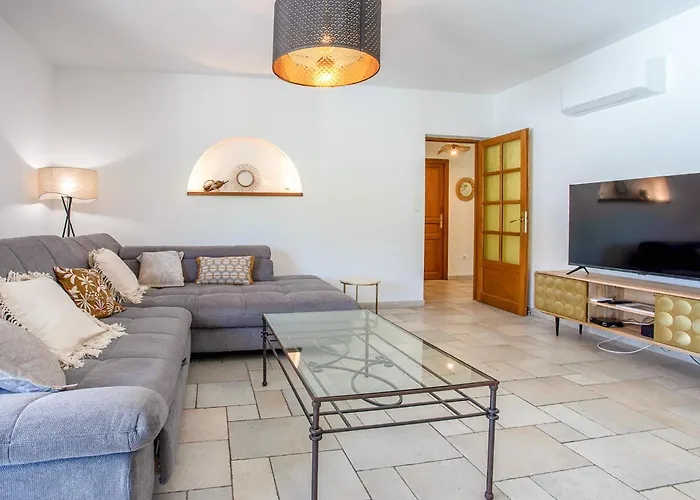Amarena Villa *